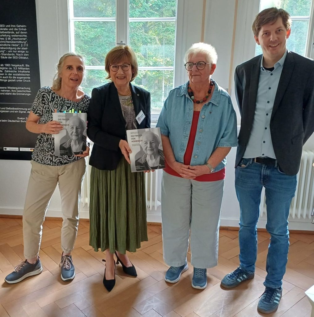 Lesung mit Konstanze Helber: „Die Frauen von Hoheneck“